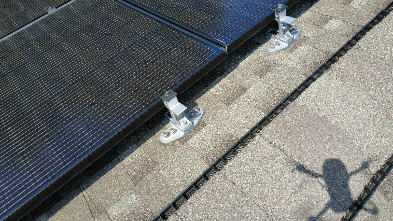 Existing mounting feet before the roof patch